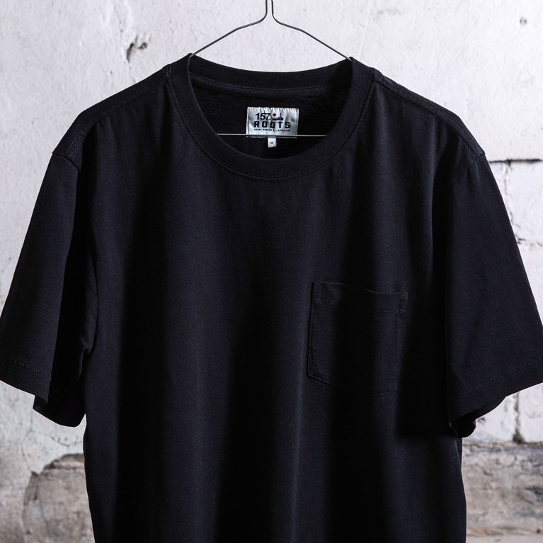 T-shirt "Pocket Tee" T-shirt "Pocket Tee"